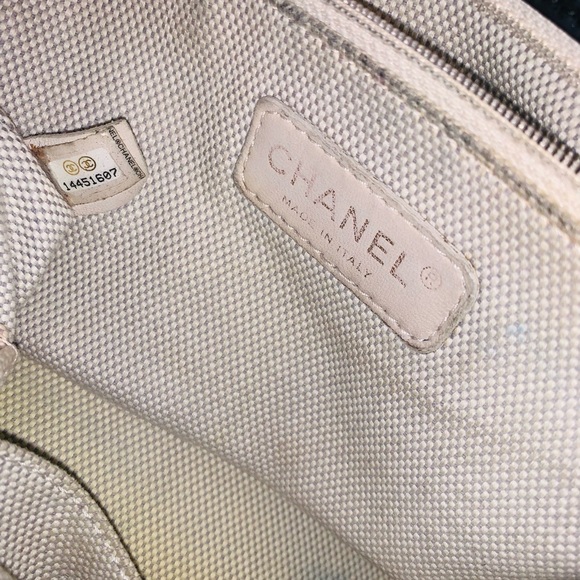 Chanel Black Quilted Leather Shoulder Bag - Picture 10 of 16